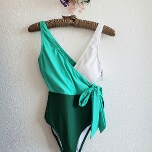 NWT Cupshe Women Onepiece  Swimsuit